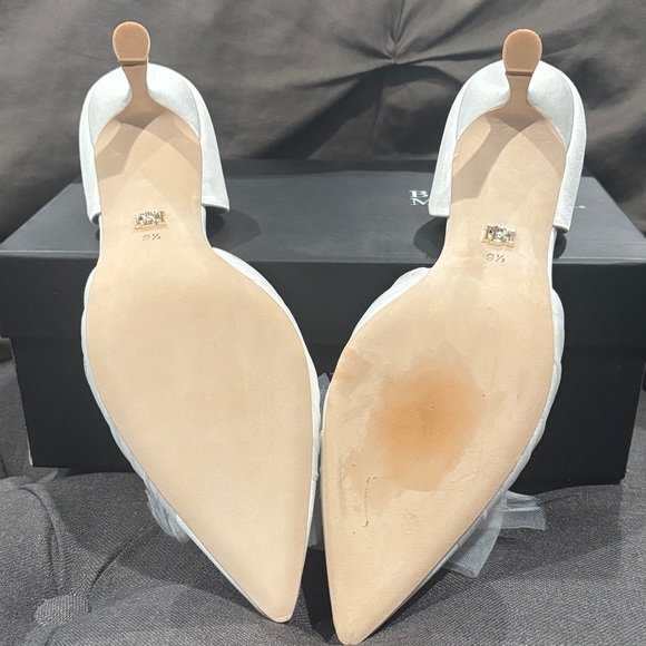 Badgley Mischka Ivory Heels with Tulle Bow - Picture 4 of 7